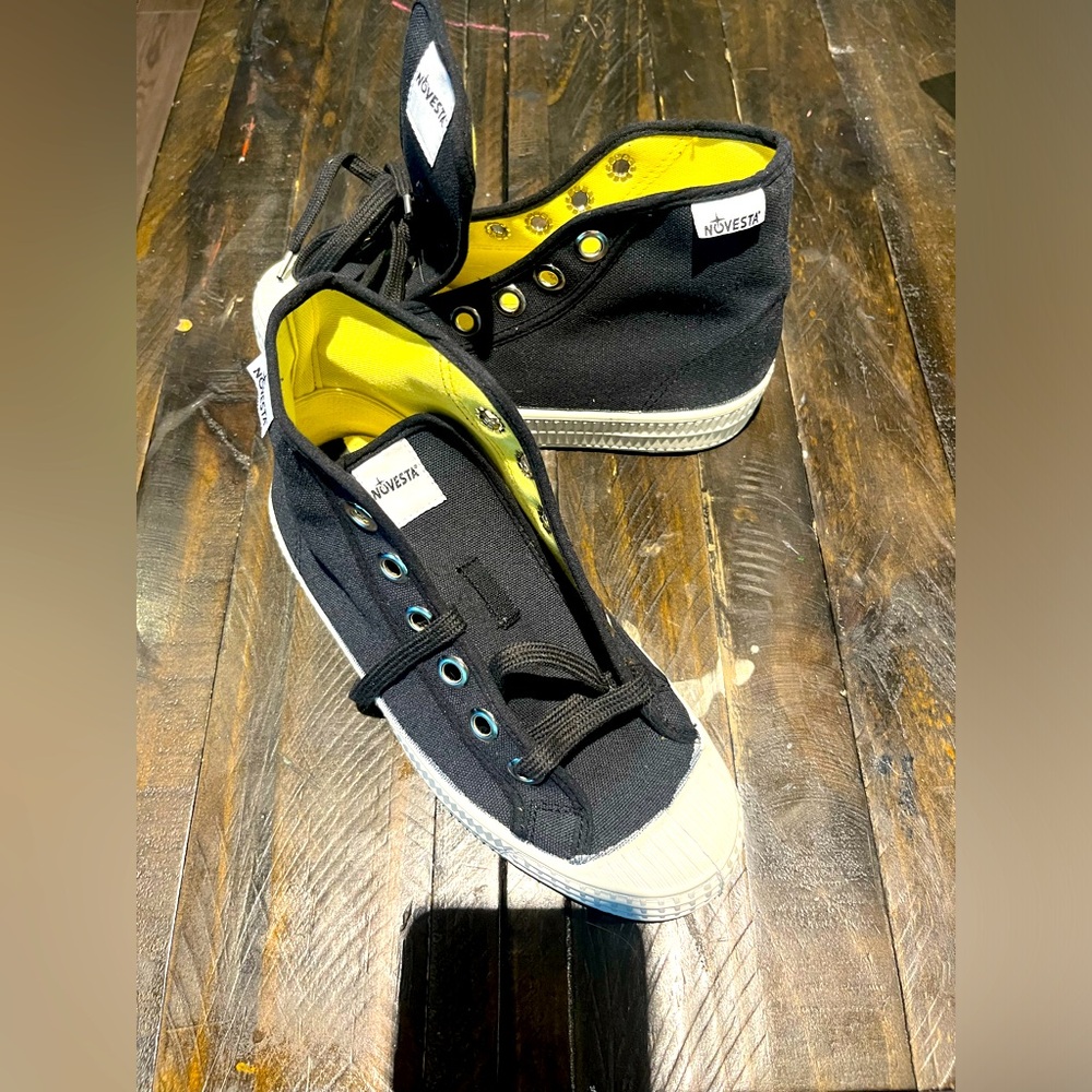 novesta kicks! Unworn and in magnificent condition